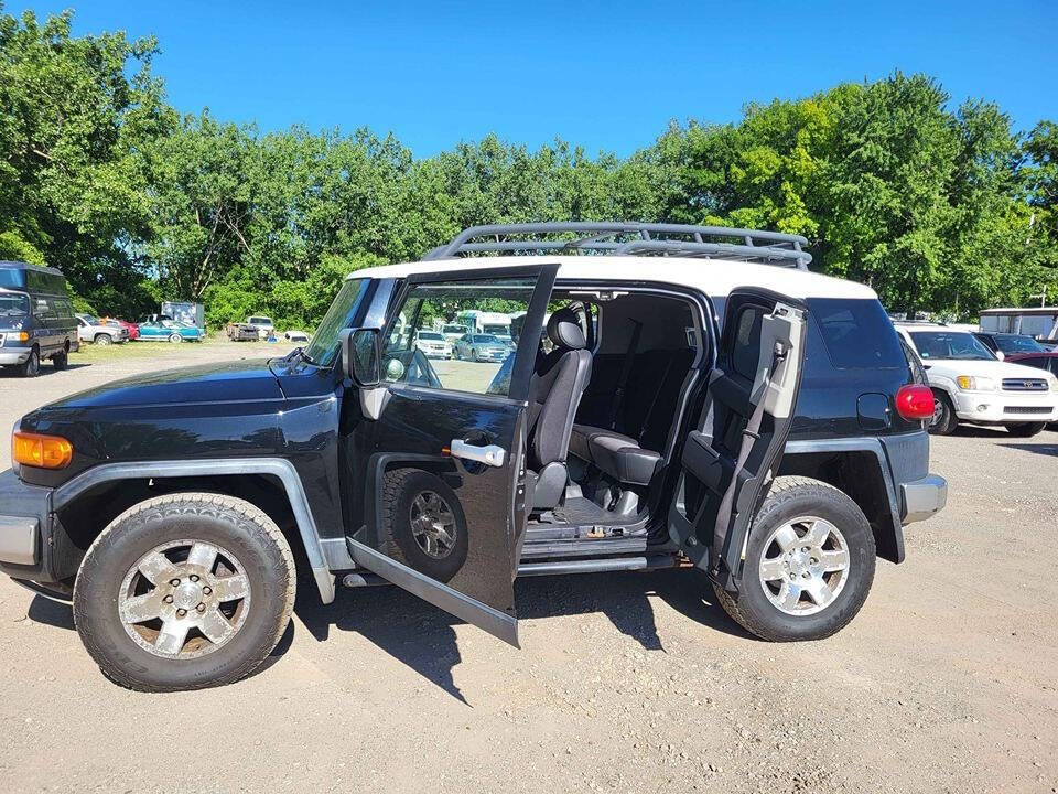 2007 Toyota FJ Cruiser for sale at Sara Auto Mall, LLC in Cleveland, OH