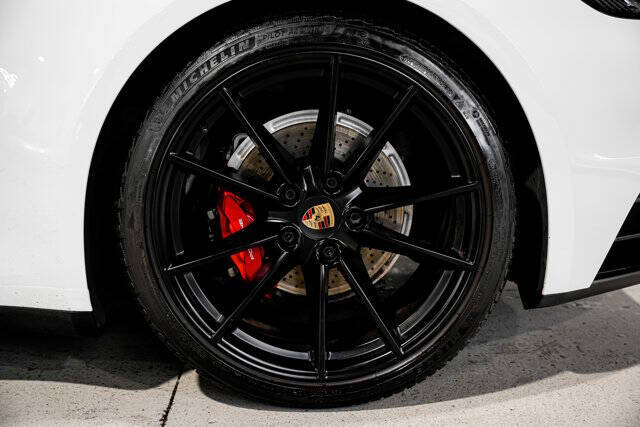 2020 Porsche 911 Carrera