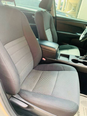 2017 Toyota Camry LE