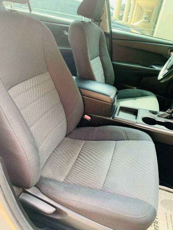 2017 Toyota Camry LE