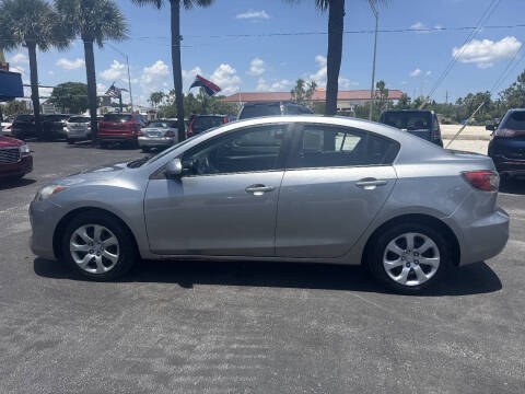 2013 Mazda MAZDA3 i SV