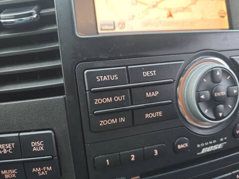 2011 Nissan Pathfinder LE