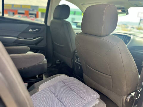 2018 Chevrolet Traverse LT Cloth