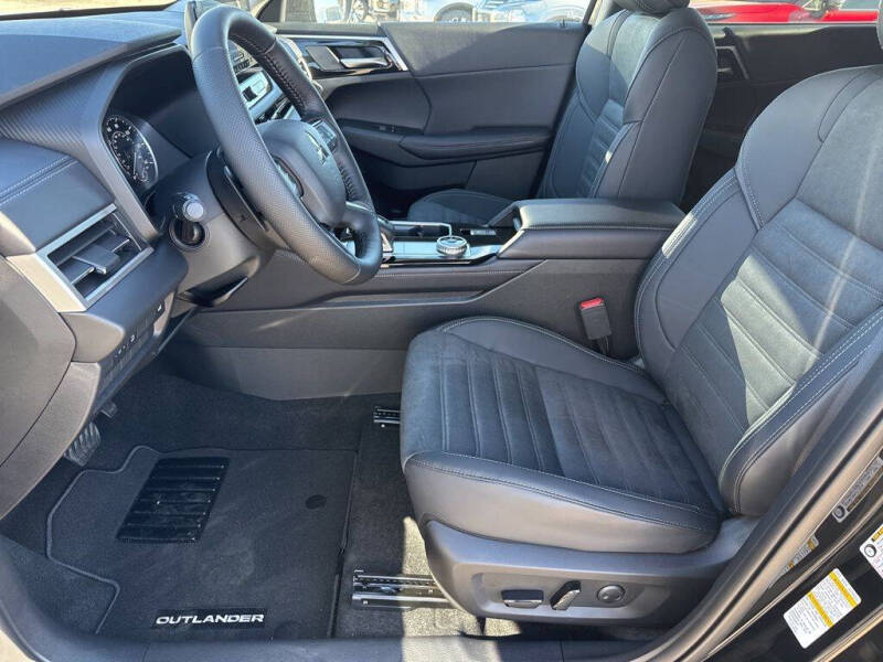 2026 Mitsubishi Outlander SE