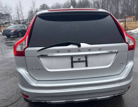 2016 Volvo XC60 T5 Drive-E Platinum