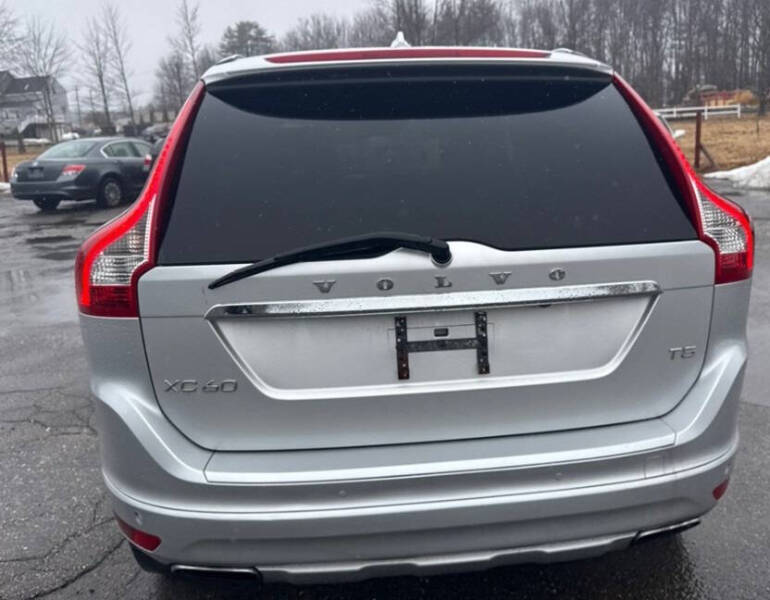 2016 Volvo XC60 T5 Drive-E Platinum