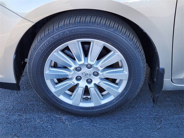 2017 Toyota Sienna Limited Premium 7-Passenger