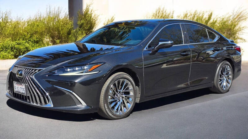 2024 Lexus ES 300h Luxury