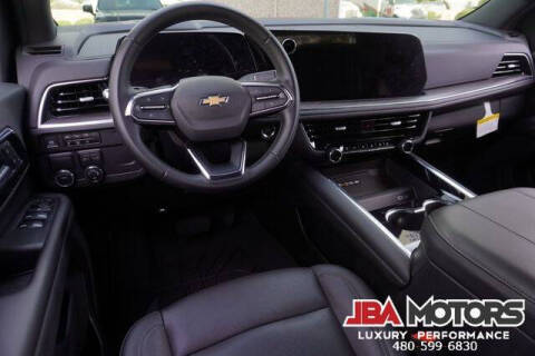 2025 Chevrolet Suburban LT
