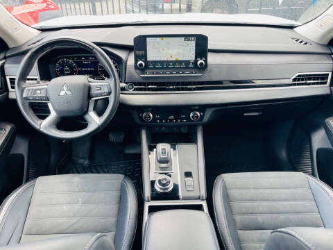 2024 Mitsubishi Outlander SE