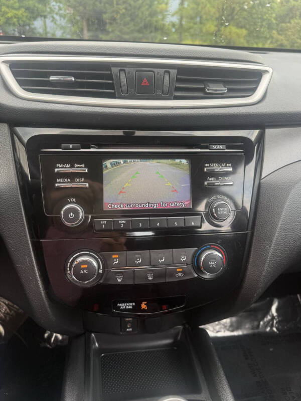 2016 Nissan Rogue SV