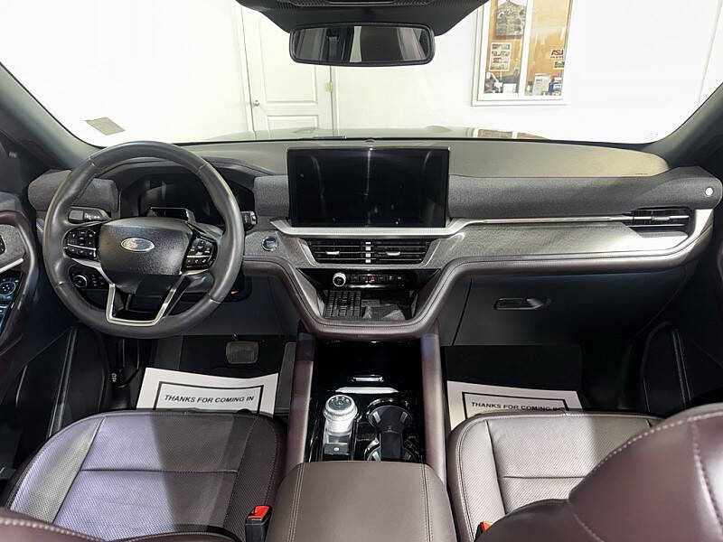 2025 Ford Explorer Platinum