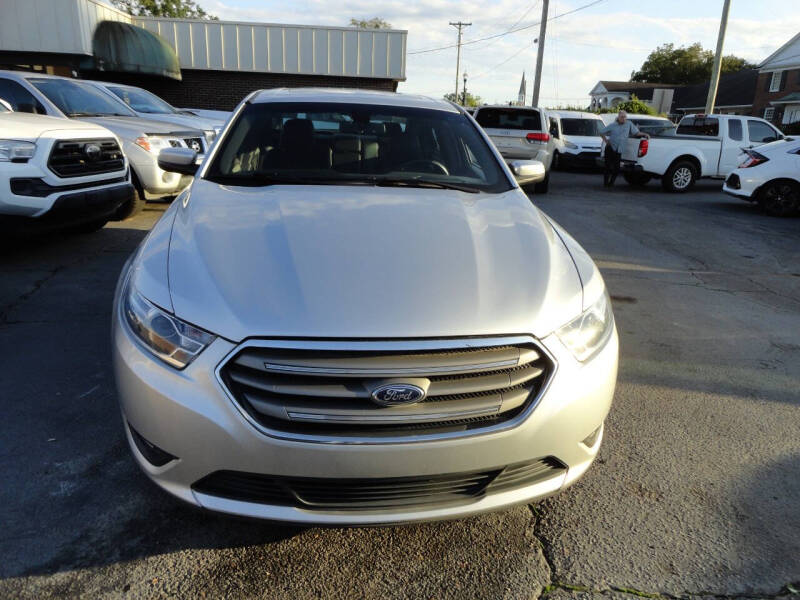 2018 Ford Taurus SEL
