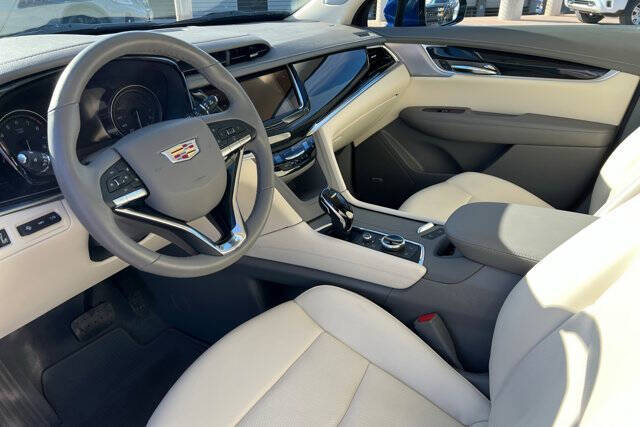 2025 Cadillac XT6 Premium Luxury