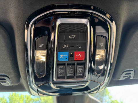 2024 Jeep Grand Wagoneer Obsidian