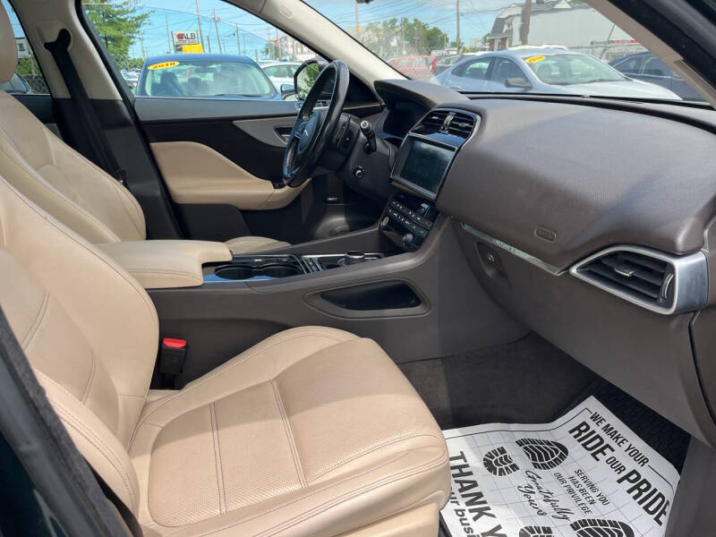 2017 Jaguar F-PACE 35t Prestige