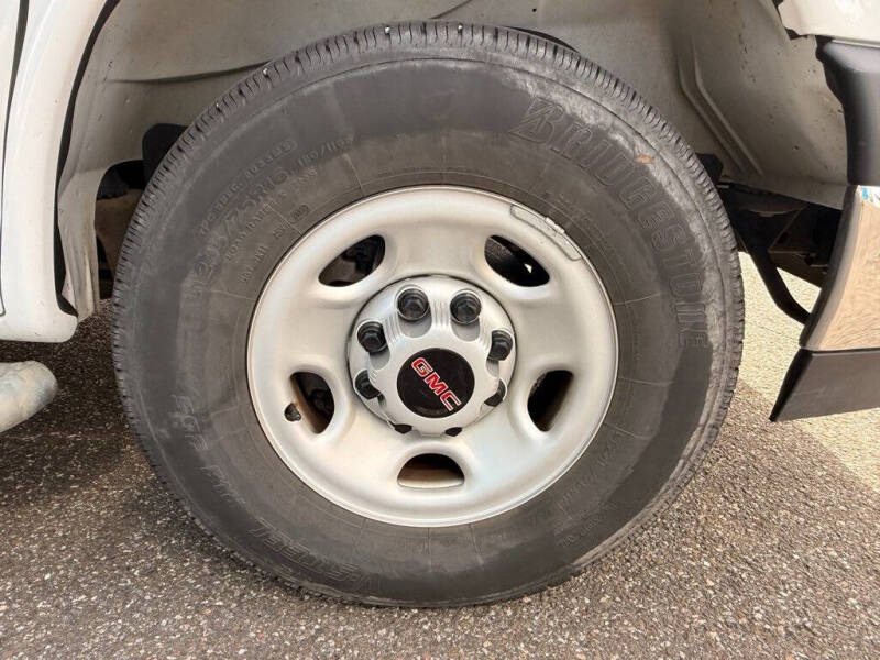 2023 GMC Savana 2500