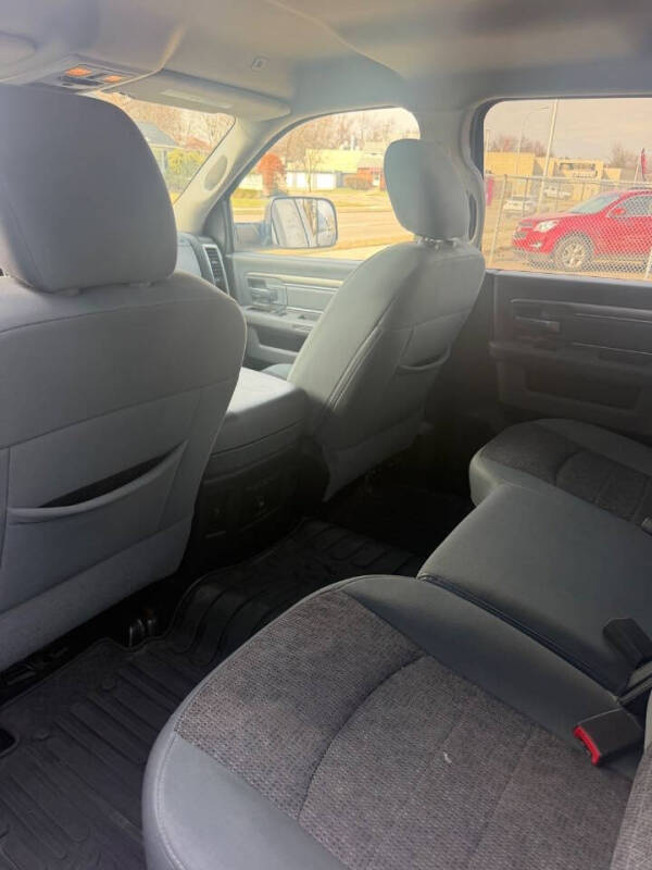 2017 RAM 1500 SLT