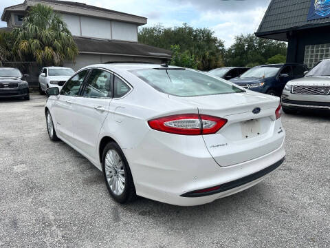 2015 Ford Fusion Hybrid SE