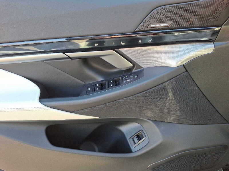 2025 BMW i5 xDrive40