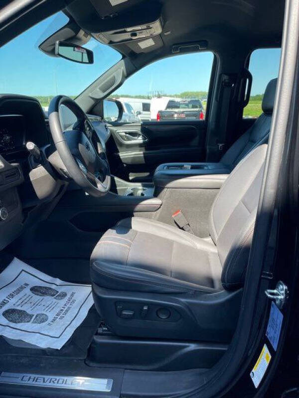 2023 Chevrolet Suburban RST