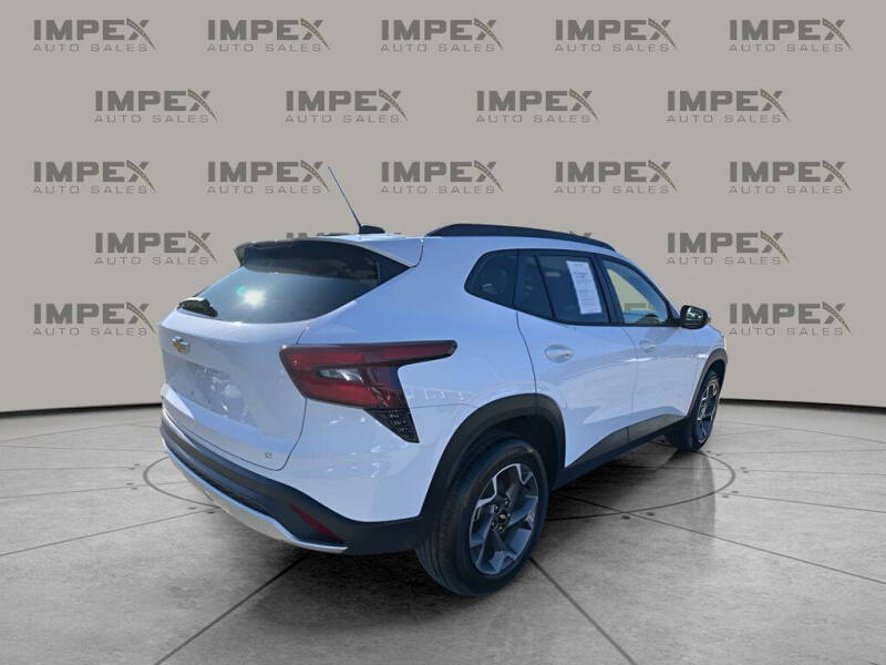 2025 Chevrolet Trax LT