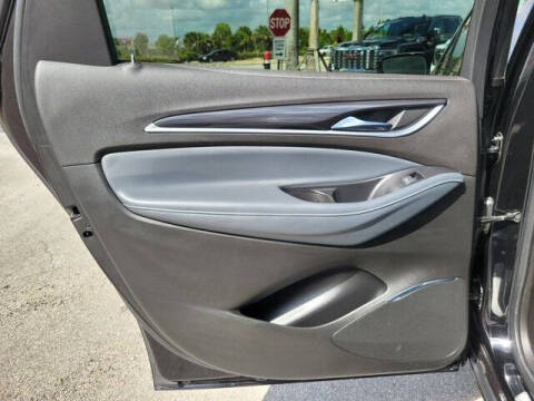 2022 Buick Enclave Essence