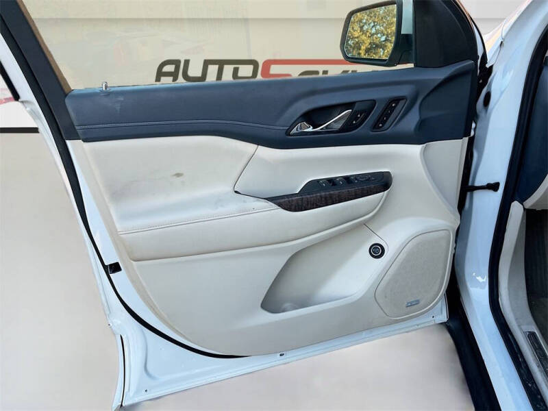 2022 GMC Acadia Denali