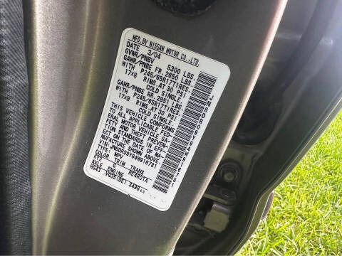 2004 Nissan Pathfinder LE Platinum