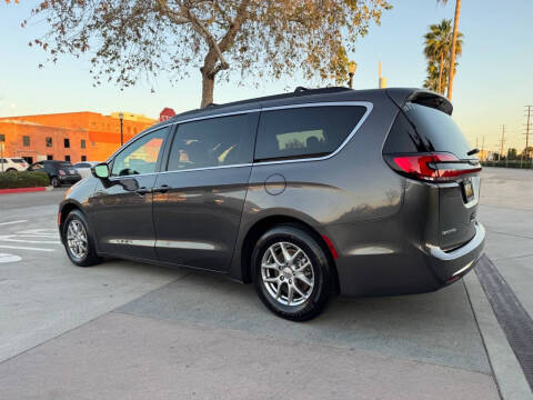 2022 Chrysler Pacifica Touring
