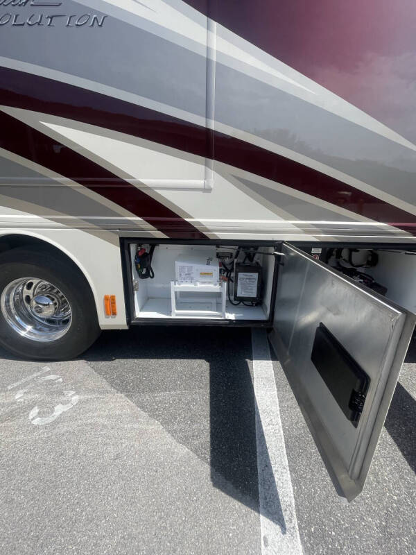 2013 Freightliner XCM Chassis