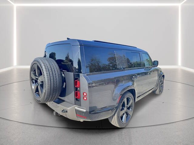 2025 Land Rover Defender 130 P400 X-Dynamic SE