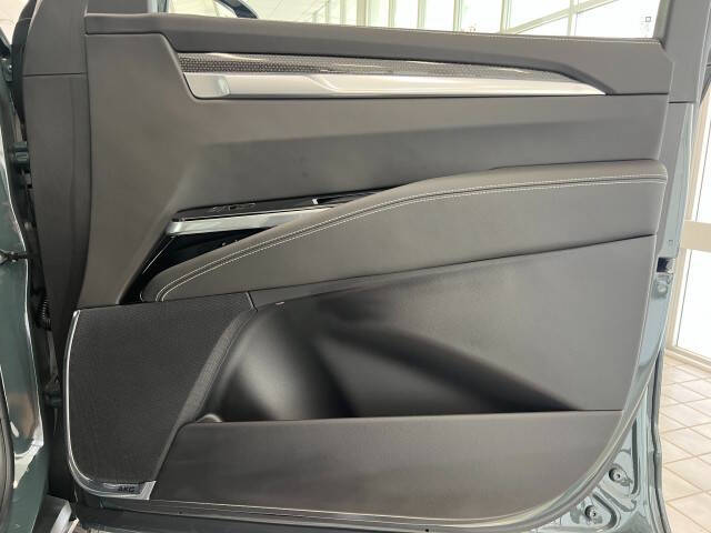 2025 Cadillac Escalade-V