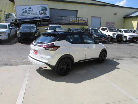 2023 Nissan Kicks SR