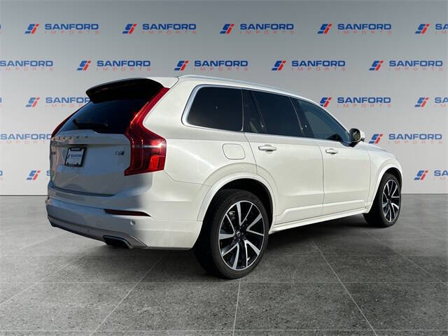 2021 Volvo XC90 T6 Momentum 7-Passenger