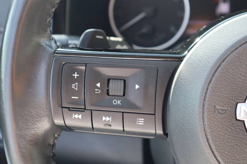 2022 Nissan Pathfinder SV