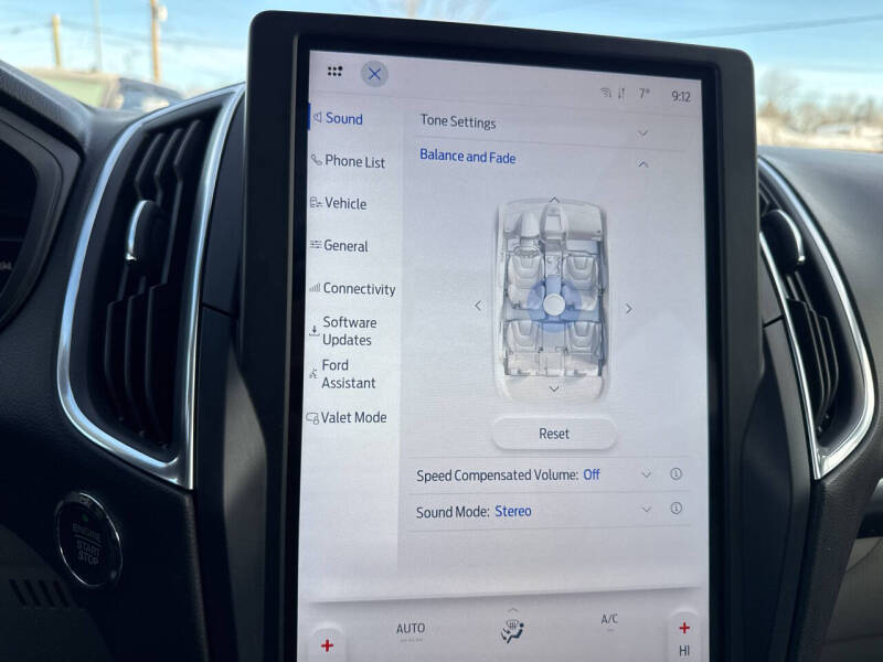 2024 Ford Edge Titanium