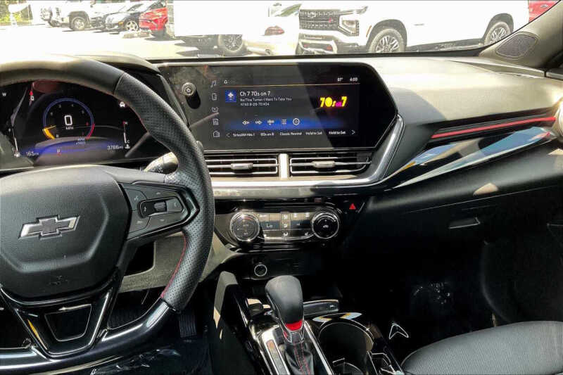 2025 Chevrolet Trax RS