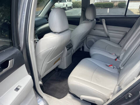 2013 Toyota Highlander SE