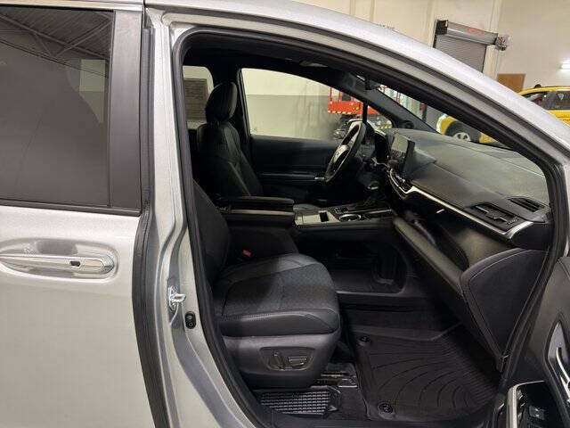 2025 Toyota Sienna Limited 7-Passenger
