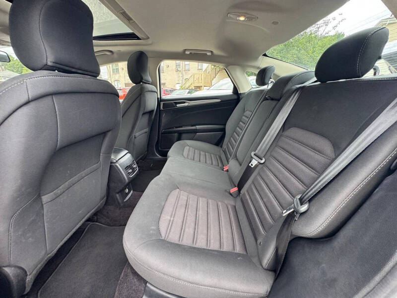 2017 Ford Fusion Hybrid SE