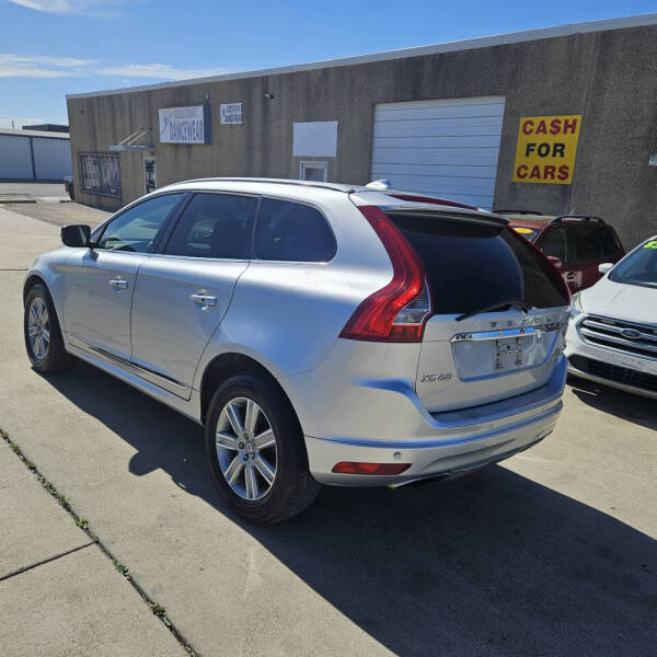 2016 Volvo XC60 T6 Drive-E