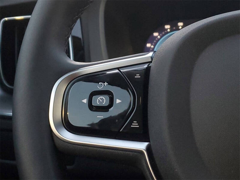 2025 Volvo XC60 B5 Plus Dark Theme