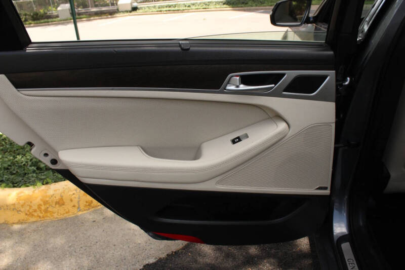 2016 Hyundai Genesis
