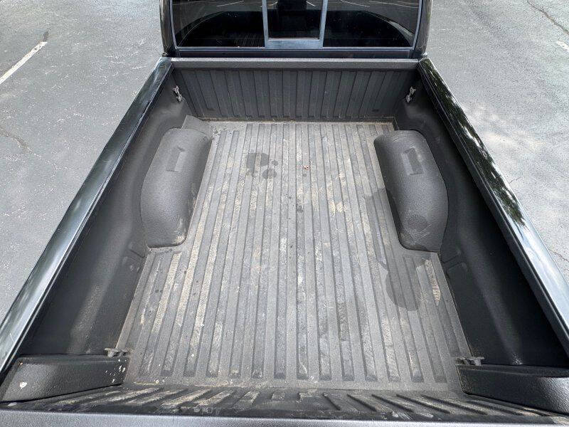 2008 Mitsubishi Raider LS