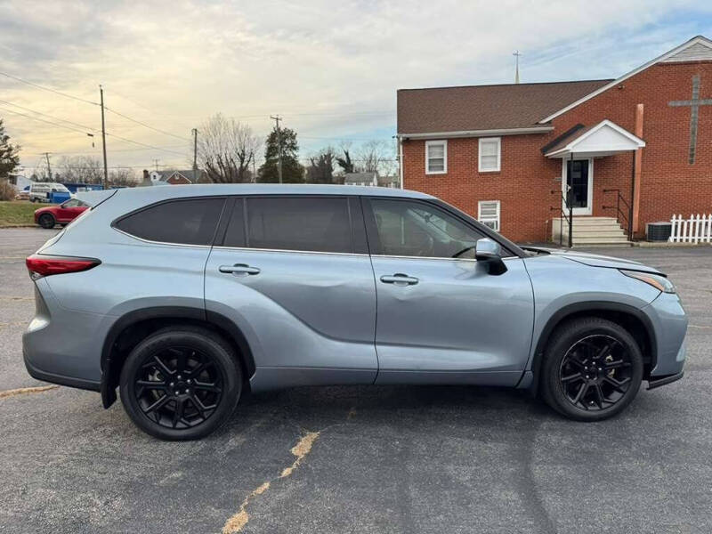 2021 Toyota Highlander LE