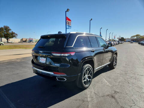2022 Jeep Grand Cherokee Summit