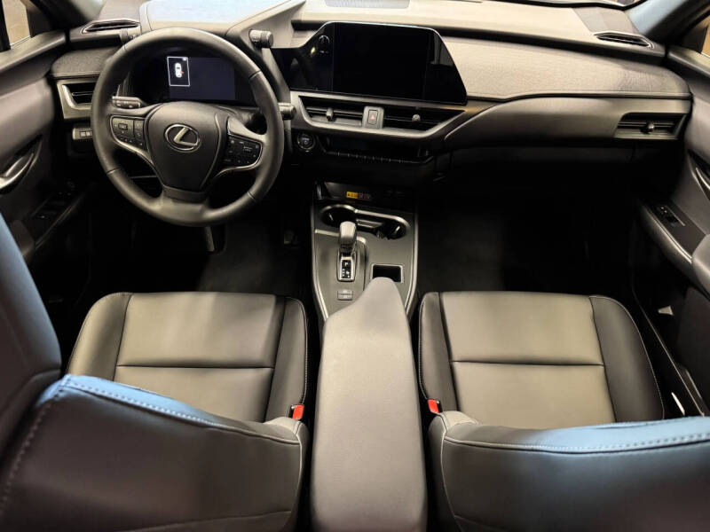 2025 Lexus UX 300h