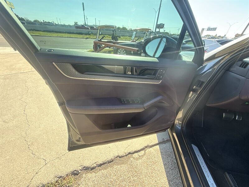 2024 Porsche Cayenne S Coupe