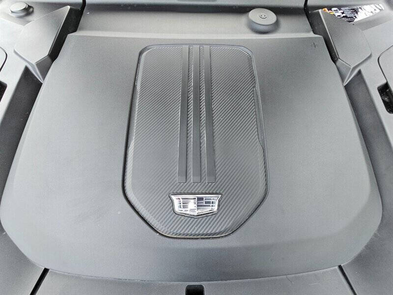 2024 Cadillac LYRIQ Luxury 3